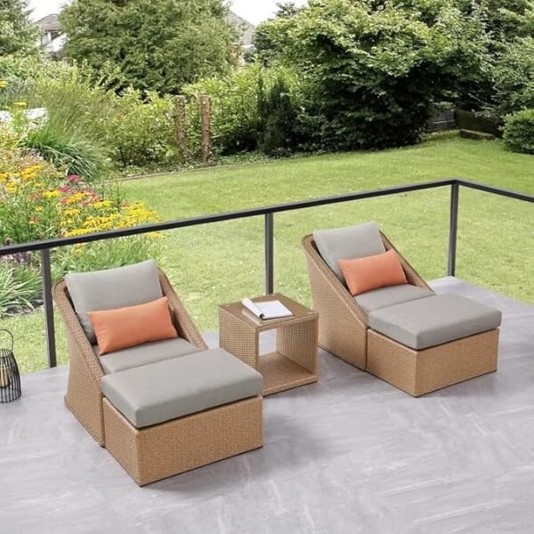 Create the perfect outdoor retreat with this stylish 5-piece wicker patio set in beige and white – comfort