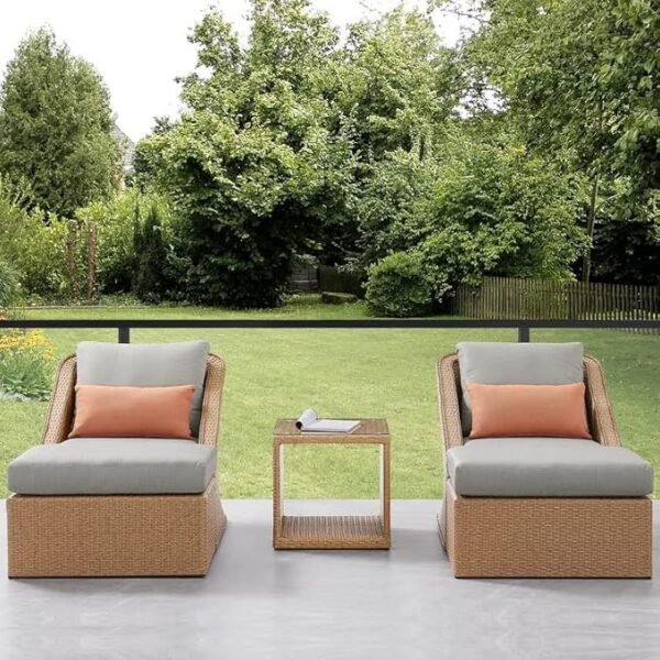 Create the perfect outdoor retreat with this stylish 5-piece wicker patio set in beige and white – comfort