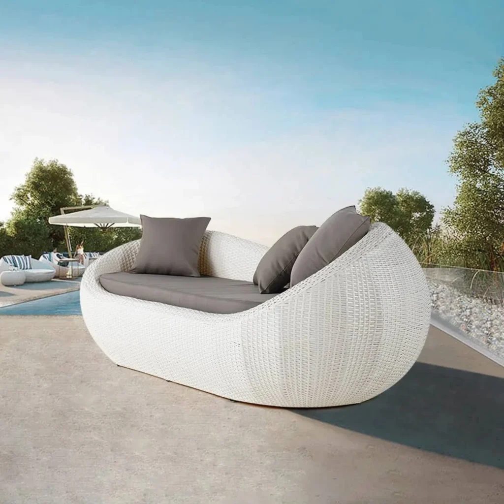 Outdoor wicker 2 seater patio garden daybed with cushions, perfect for outdoor lounging